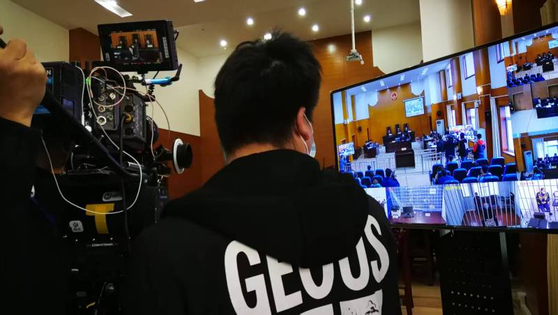 AI生成VS人工创意——托克托县广告片拍摄公司的技术浪漫主义实践